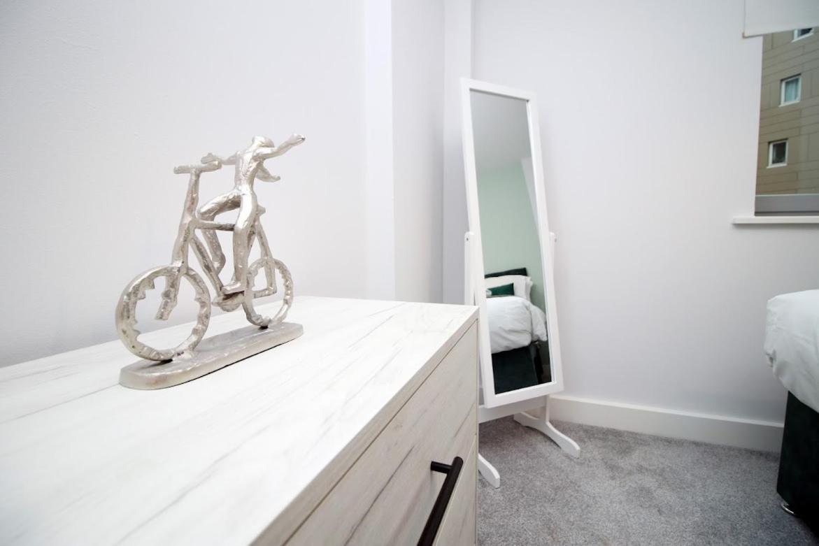 Hamilton Court 1Bedroom Apartment, Bright And Central Location With Balcony And Wi-Fi Bristol Extérieur photo