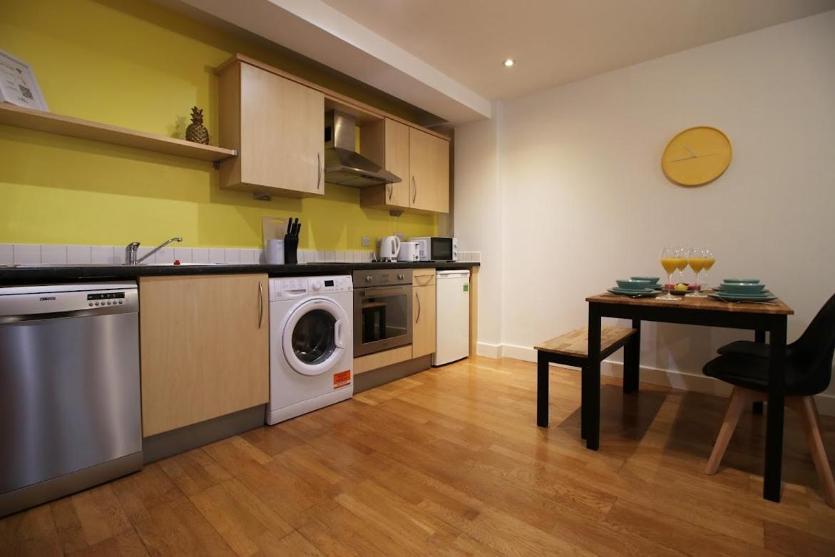 Hamilton Court 1Bedroom Apartment, Bright And Central Location With Balcony And Wi-Fi Bristol Extérieur photo